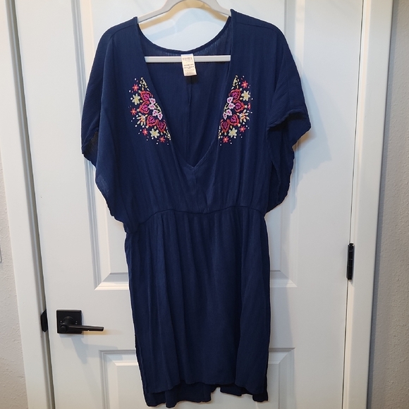 Time and Tru Other - Time and Tru Blue Plunge Dolman Sleeve Coverup With Floral Designs Size 1x